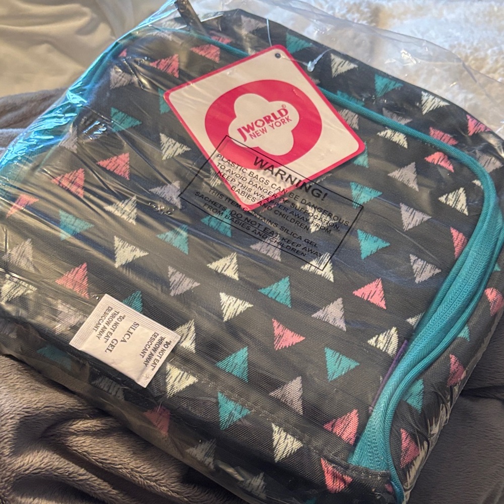 J World New York Casey Triangle Print Lunch Bag - Teal/Pink/White blk NWT